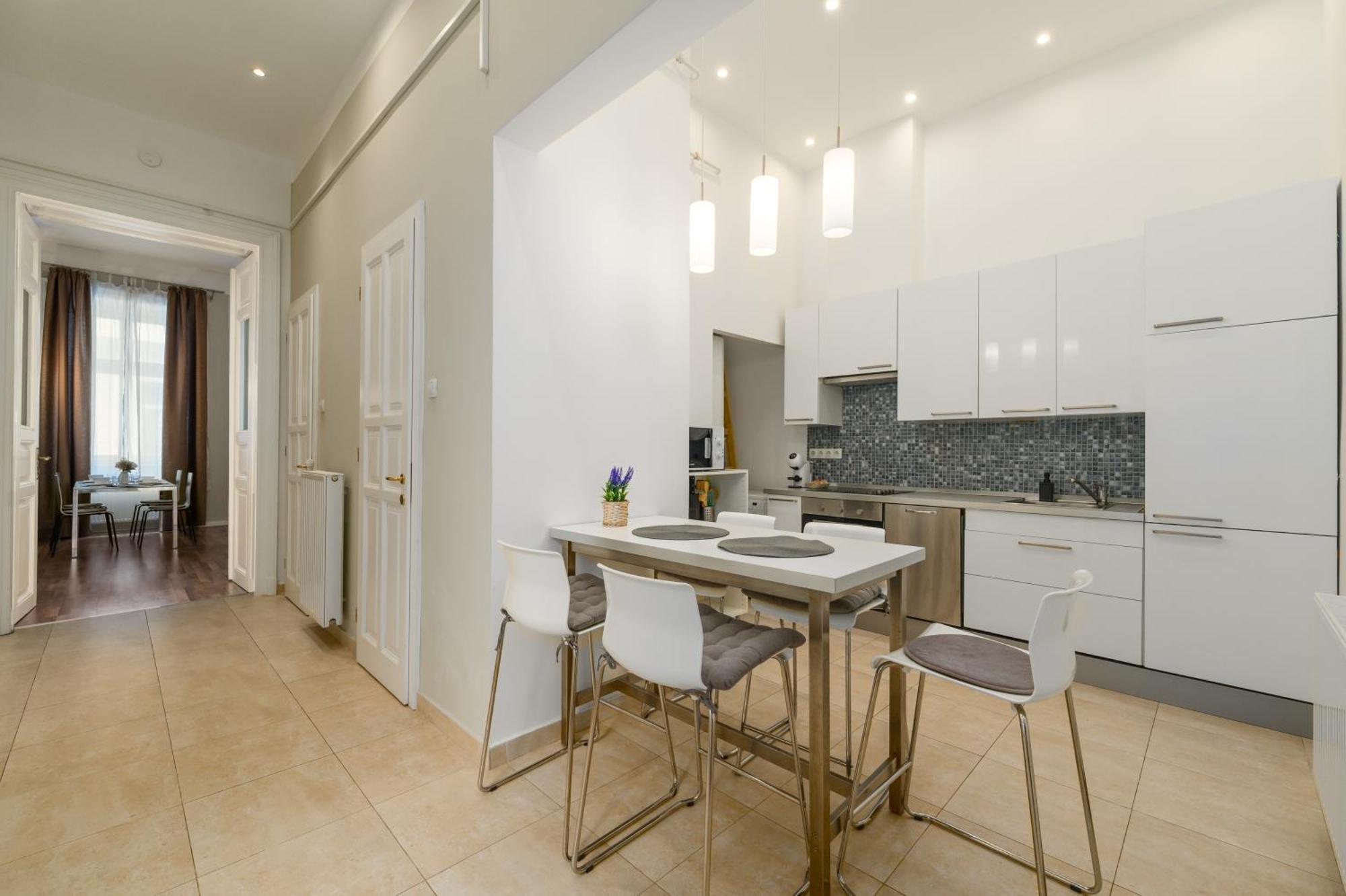Spacious Apartment By Opera Budapest Exterior photo